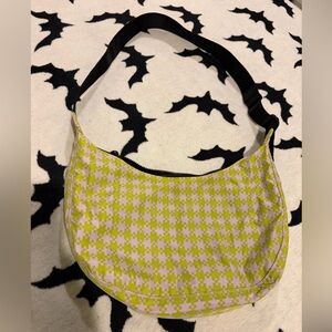 BAGGU Green and Pink Houndstooth Medium Crescent Bag